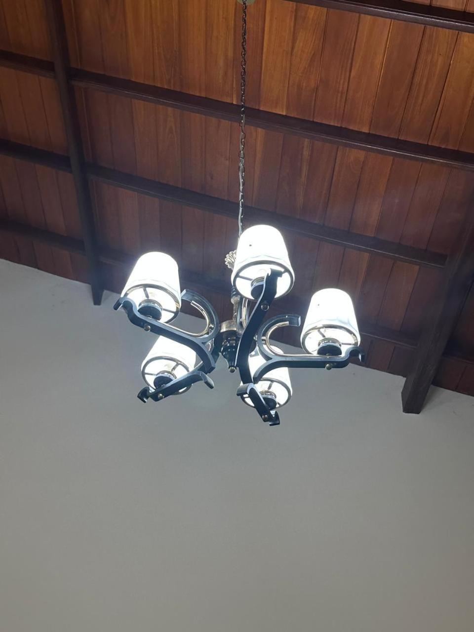 Lahiru Airport Villa Andiambalama Экстерьер фото