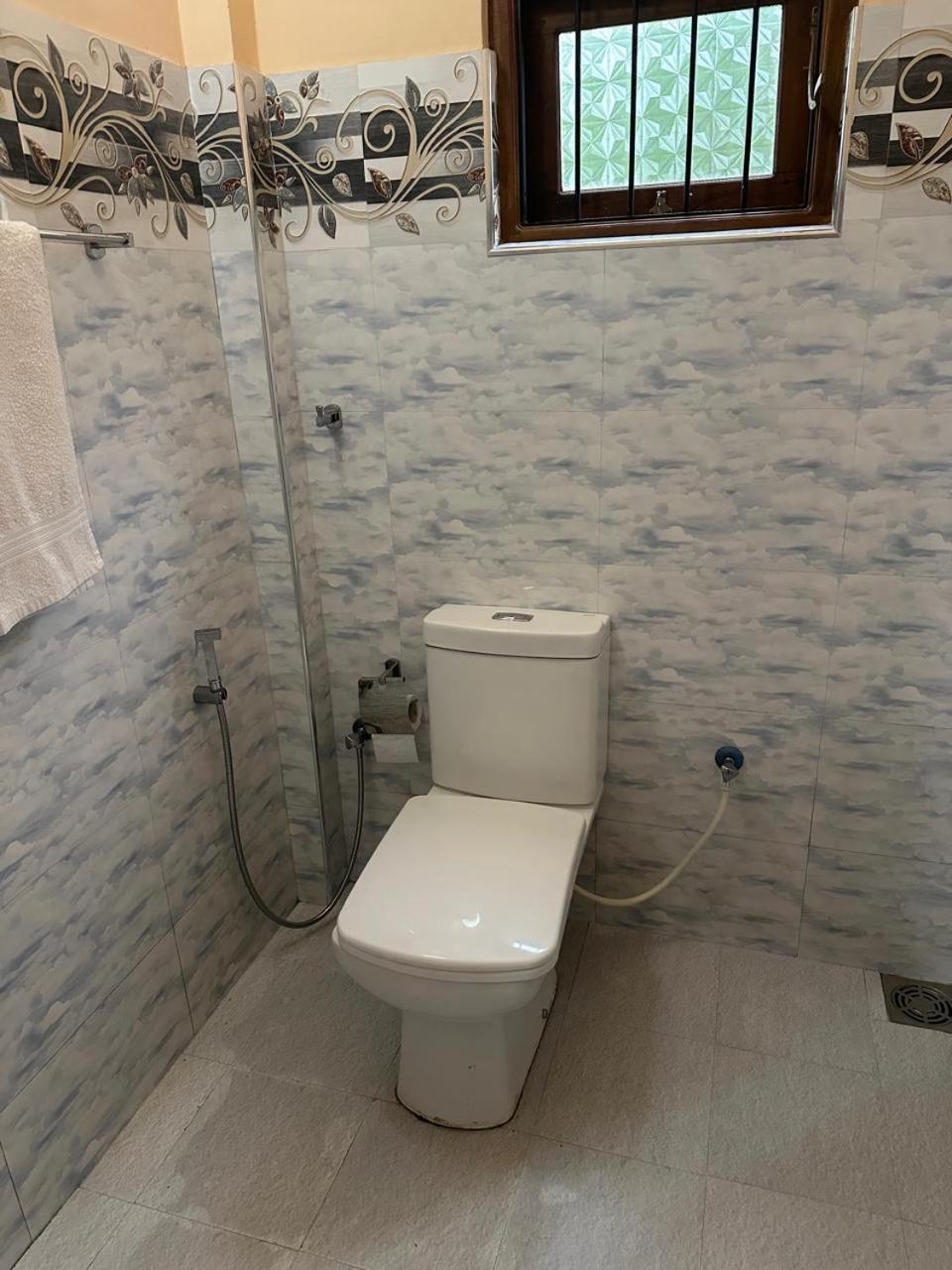 Lahiru Airport Villa Andiambalama Экстерьер фото
